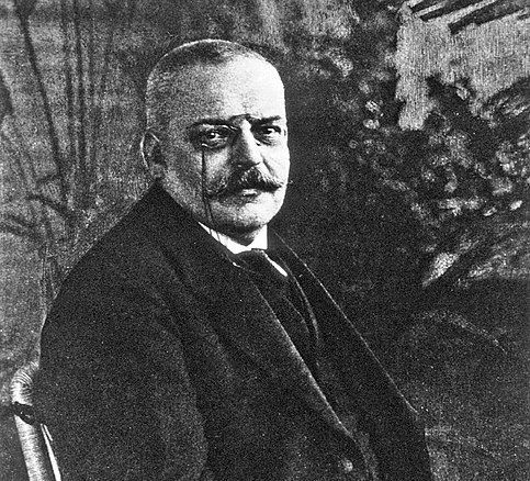 The mind behind Alzheimer’s disease and a look into his lab